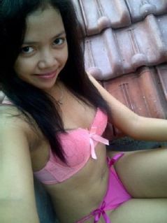 ABG Cantik Narsis Diatas Genteng_1